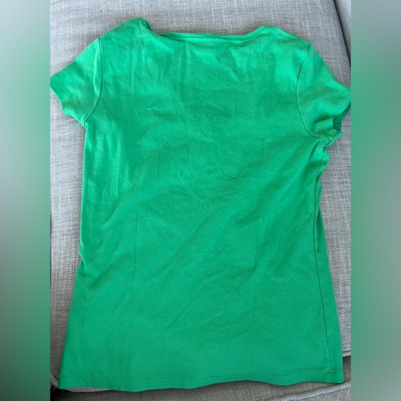 Lily Pulitzer V Neck T-shirt Size S, like new - Picture 2 of 5